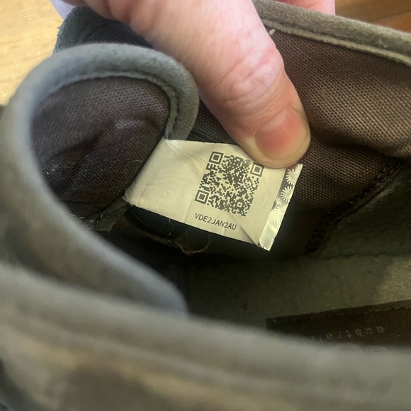 Vintage Ugg’s - Picture 6 of 8